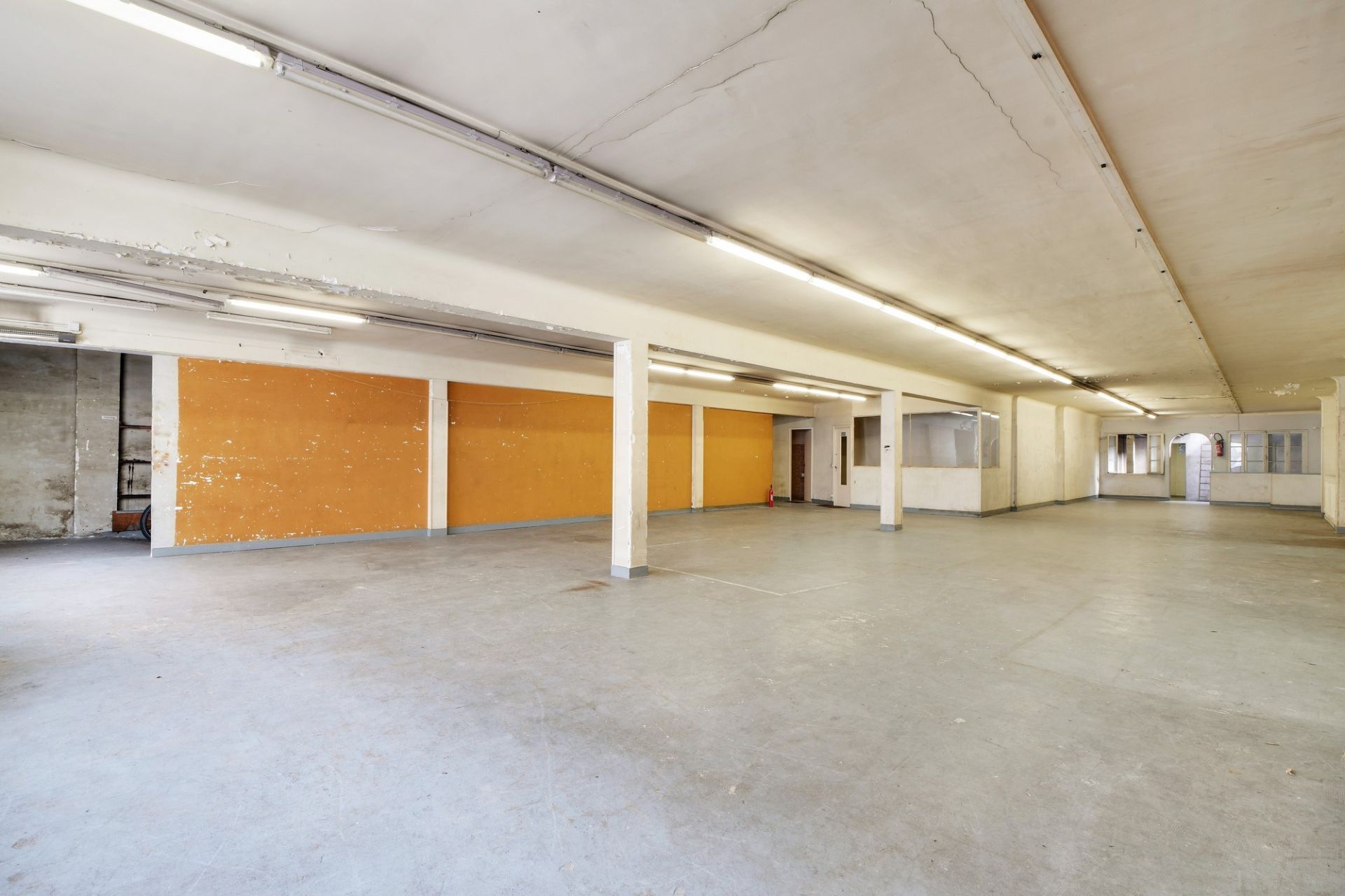entrepôt en vente sur PARIS (75020)