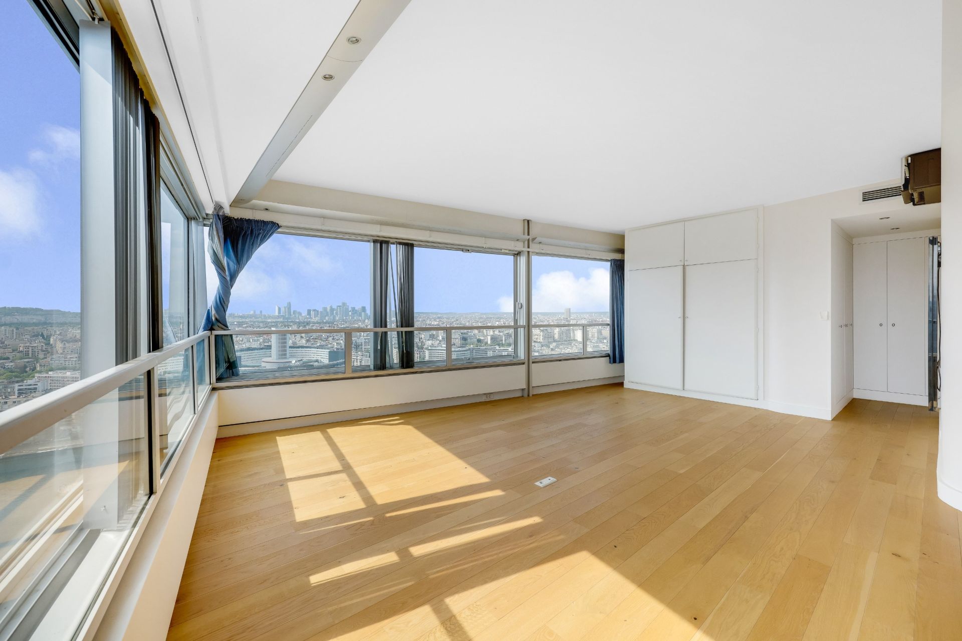 triplex 10 pièces en vente sur PARIS (75015)