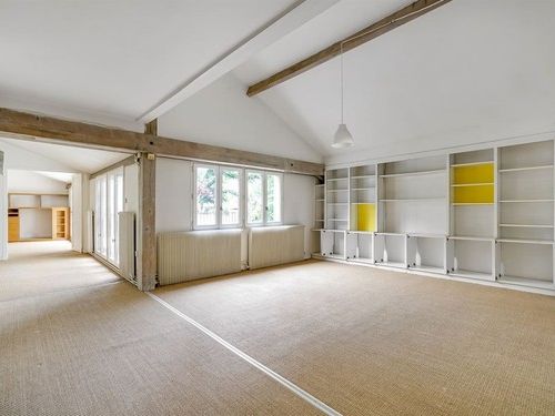 Appartement en duplex avec terrasse de 139 m2 impasse du Curé 75018 Paris